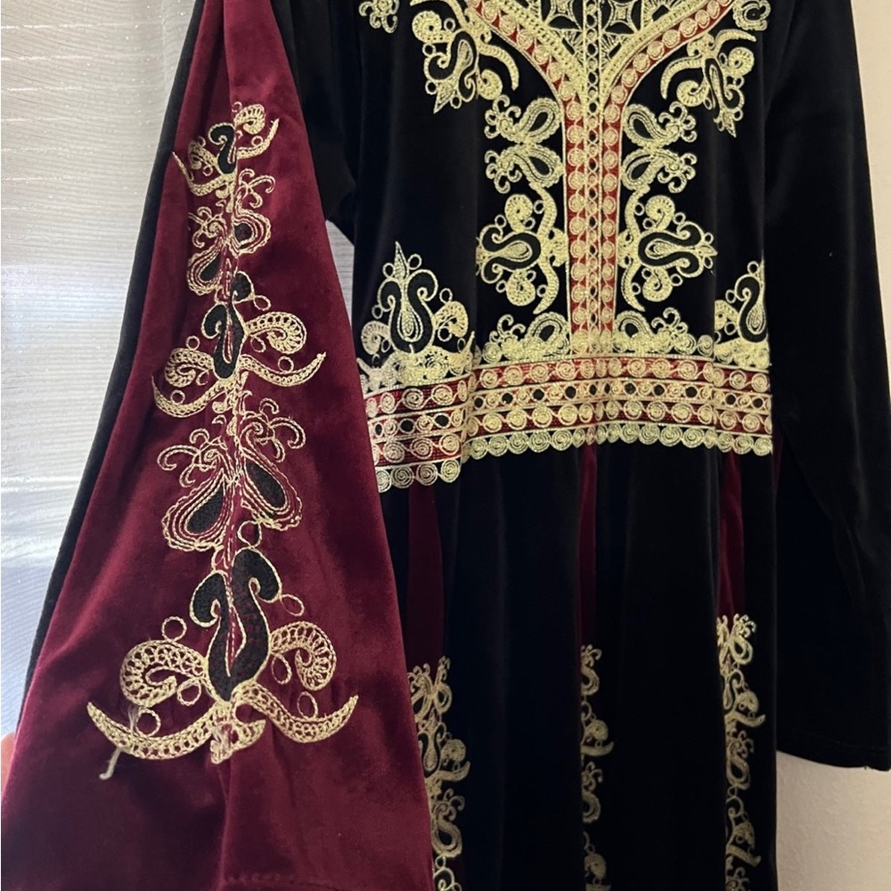 Velvet abaya